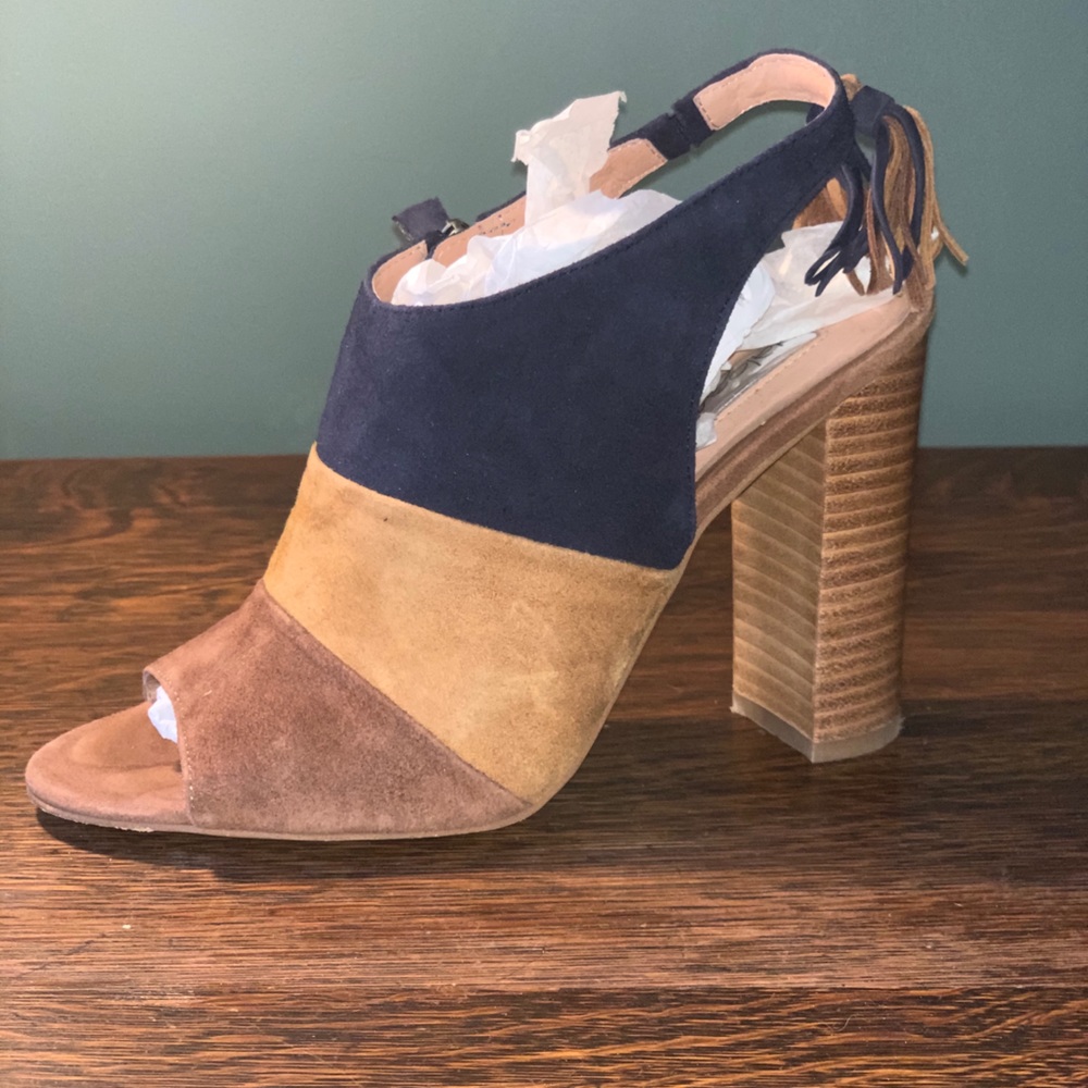 Halogen 7.5 Suede/ leather Peep Toe Slingback